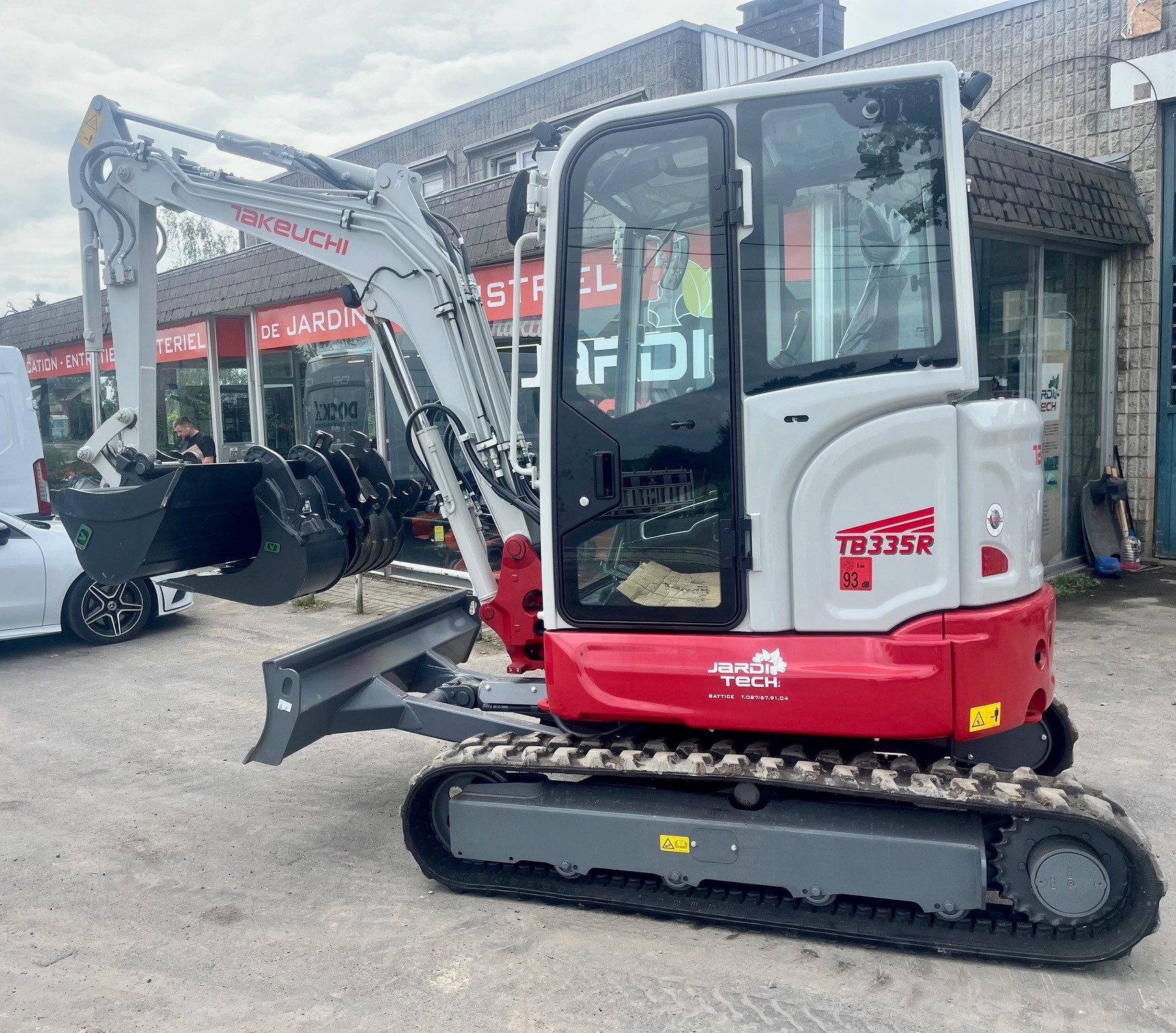 Photo du produit Takeuchi TB335R